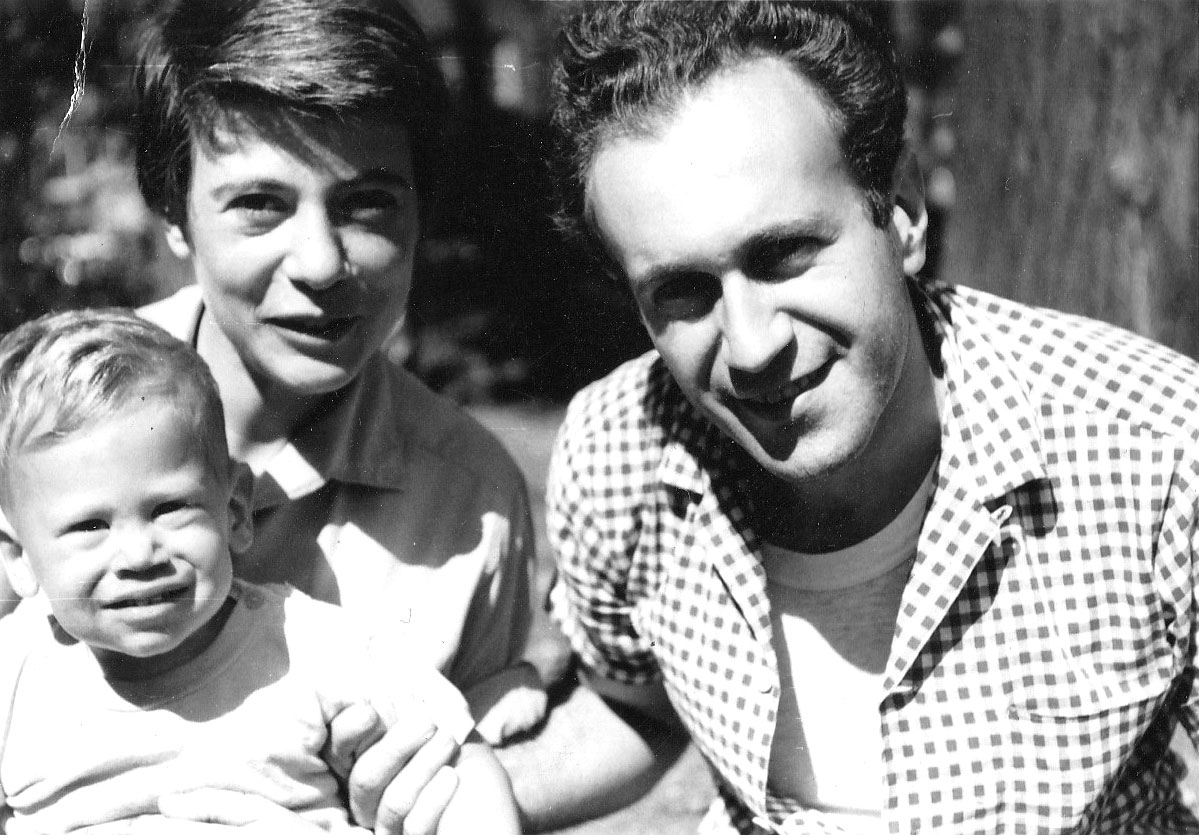 Sonja Samson mit ihrem Mann Cyrus Saxonberg und Sohn Steven