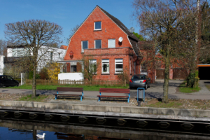 Das ehemalige Haus der Familie Samson befindet sich an der Straße Am Neuen Hafen