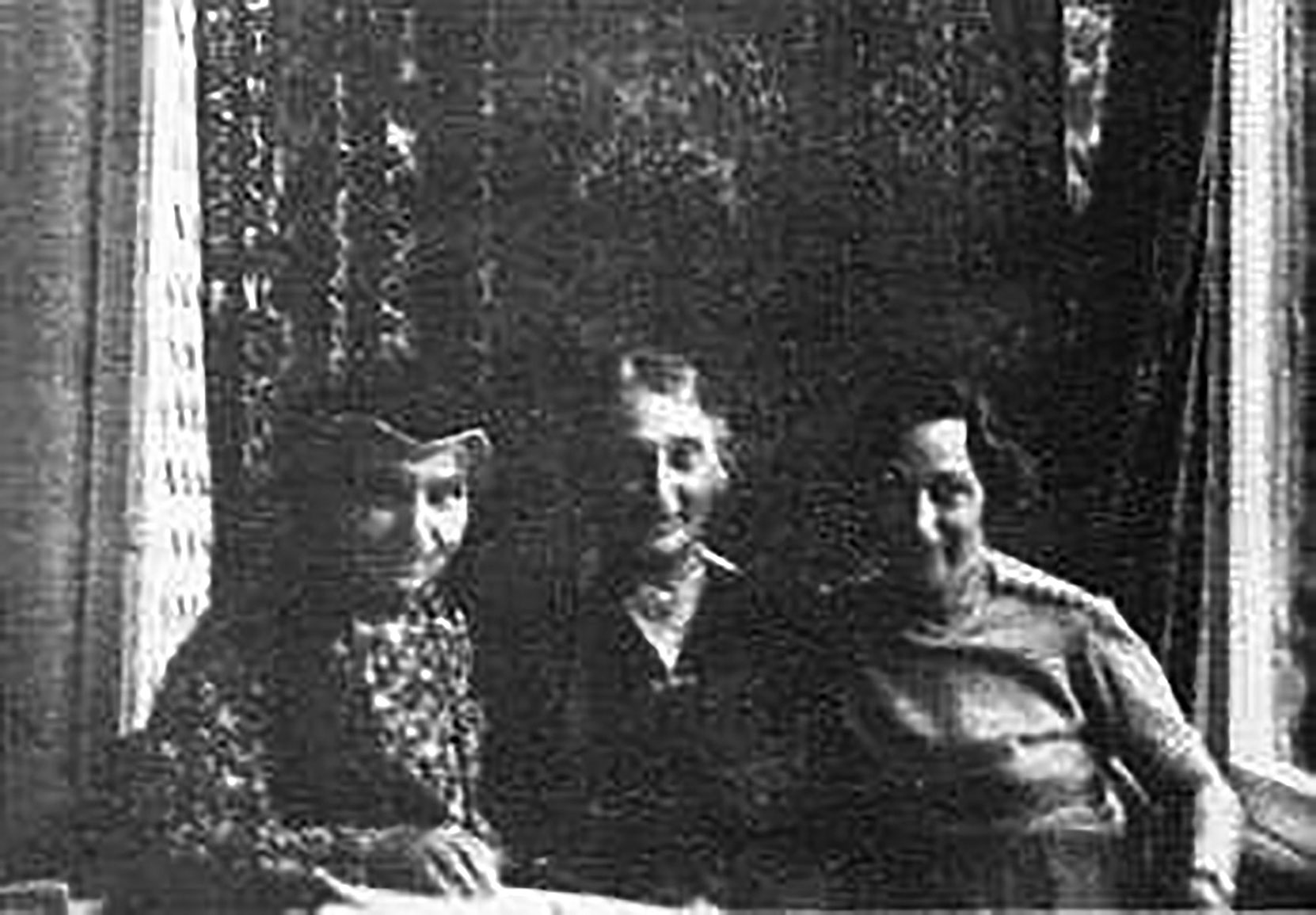Jenny Fleischer-Alt, ihre Schwester Ilka Gál und ihre Nichte Edith Gál, 1939 15 (v.l.n.r)
