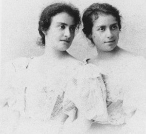 Justine und Emma Mahler