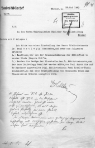 Der handschriftliche Zusatz entlarvt die vordergründige Erklärung, warum Bibliotheksrat Ortlepp nicht weiter beschäftigt werden kann. Nicht finanzielle Gründe spielten eine Rolle, sondern: „die Ehefrau ist Jüdin“.